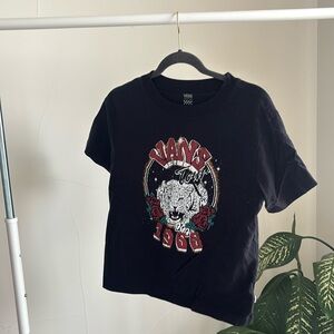 vans cropped graphic tee